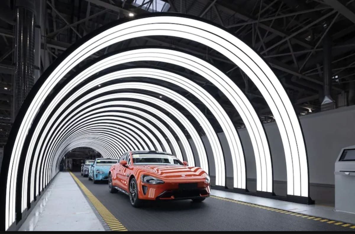 Pagan más por ver una fábrica de autos en China que por un partido del Real Madrid