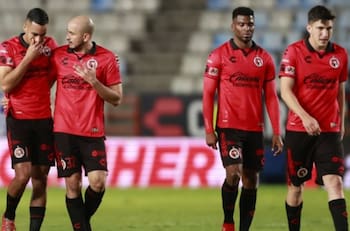 Equipo del fútbol chileno tiene en jaque a un elenco mexicano: no puede fichar por decisión de la FIFA