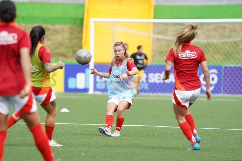 Yanara Aedo completó 100 partidos con la Selección.