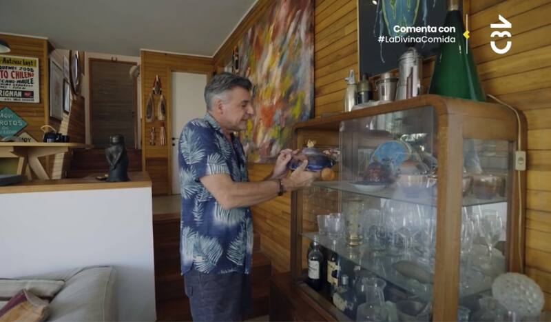 Yann Yvin tiene una colección de teteras.