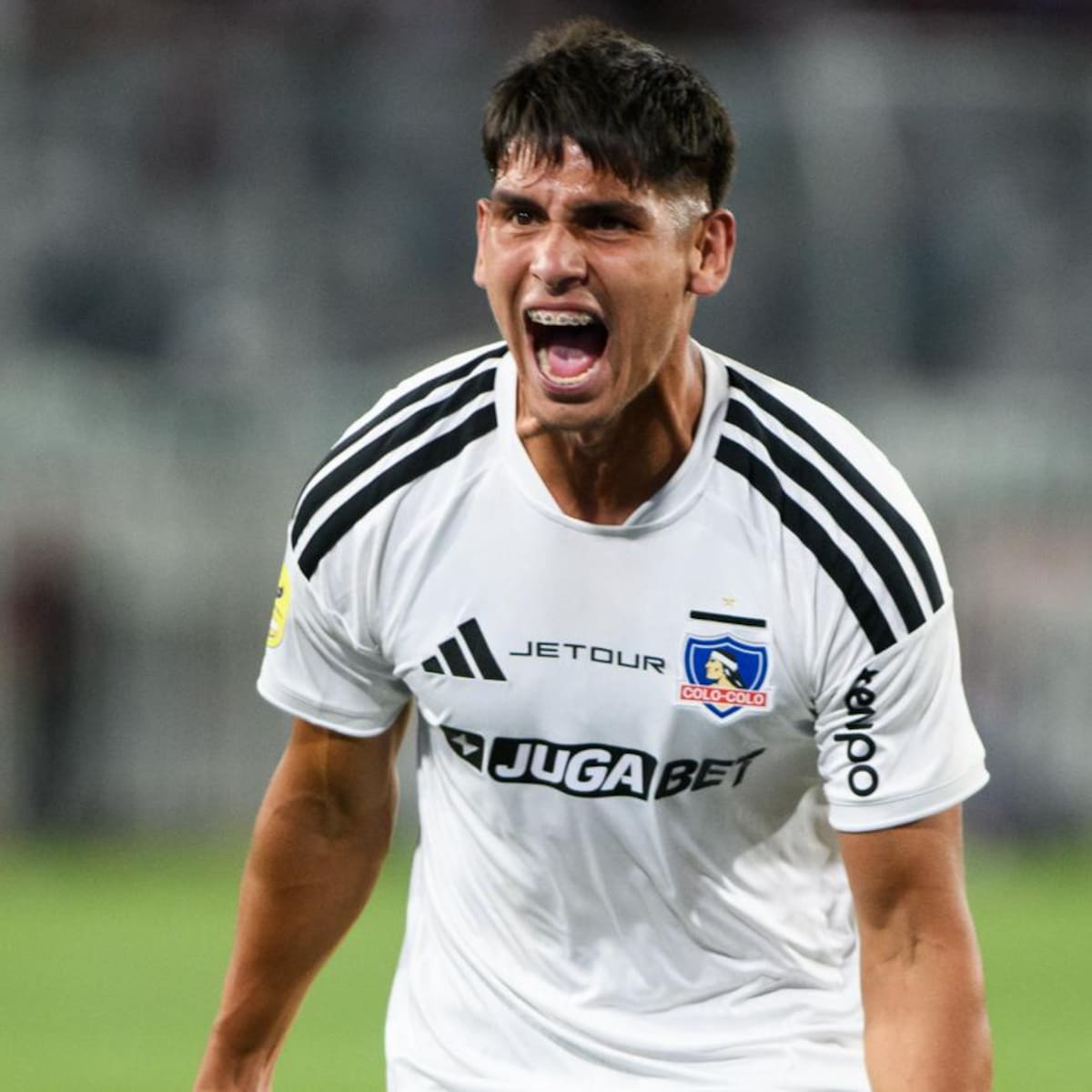 Explican por qué Yastin Cuevas es el socio ideal para Javier Correa en Colo-Colo: “No parece de 17 años”