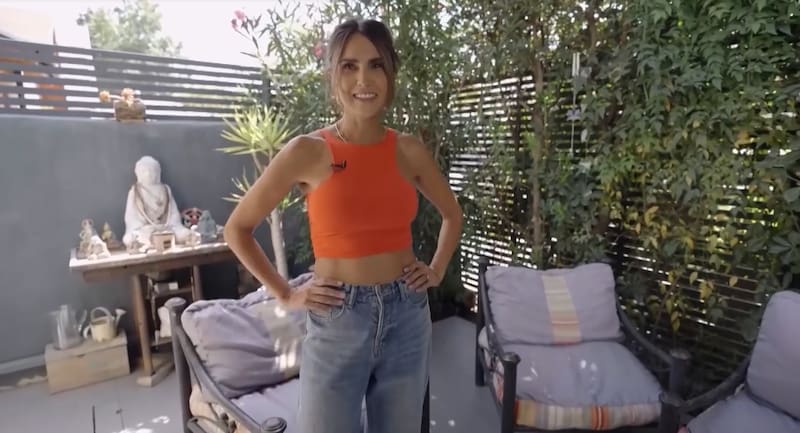 Yazmín Vásquez mostró la casa de Renata Bravo. Créditos: Pantallazo CHV