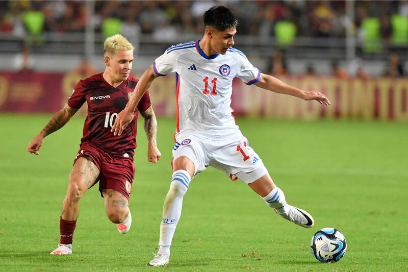 jugando contra Chile (Darío Osorio, en la imagen) durante el partido por Eliminatorias de la primera rueda. Foto: Agencia Aton.