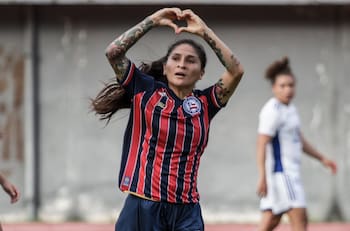 VIDEO | ¡Impresionante! El golazo olímpico de Yenny Acuña en el fútbol brasileño