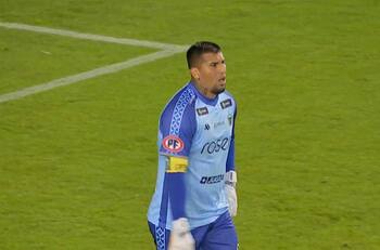 El arquero quedó pidiendo explicaciones: ¿Es esta la peor barrera del año en el fútbol chileno?