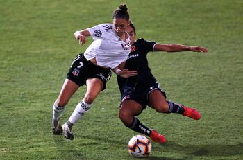 FOTO | Jugadora de Colo Colo fue al estadio a ver a sus excompañeras de la U Femenina