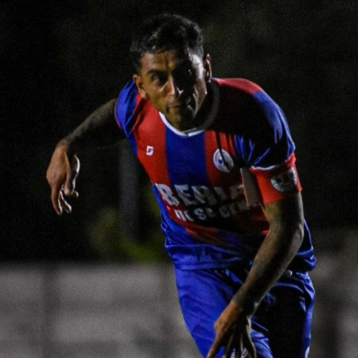 Vuelco total: Yonathan Andía deja atrás su sueño de jugar en Iberia y ficha por club de Primera División