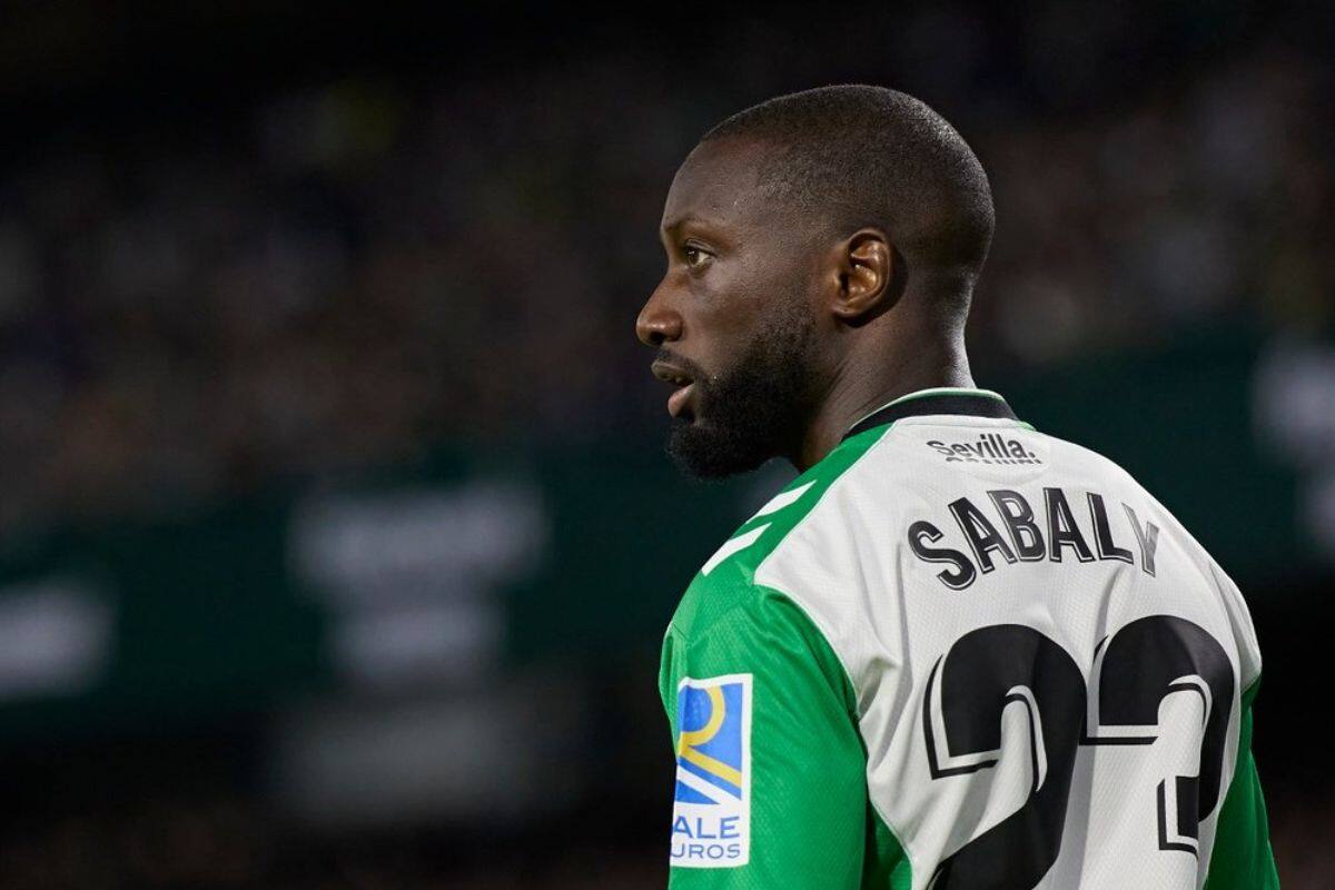Youssouf Sabaly se volvió a lesionar en el Betis