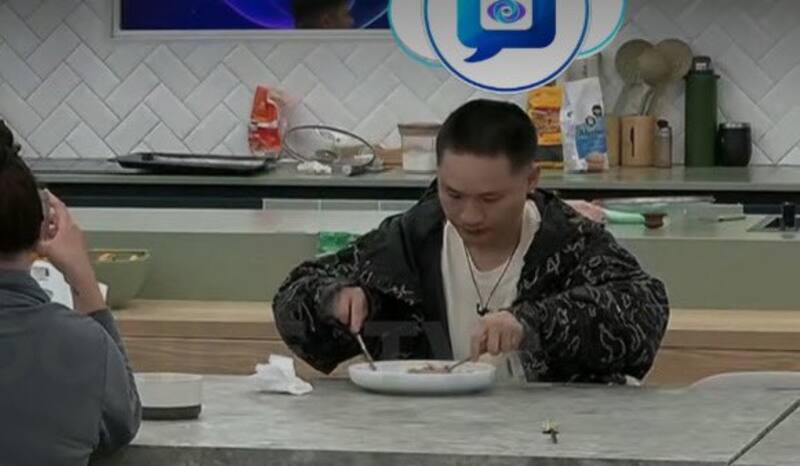 Yuhui Lee tuvo que raparse tras el corte de pelo que le hizo Manuel Napoli.