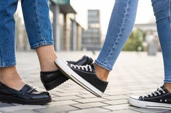 Con este producto que seguramente tienes en casa puedes eliminar el mal olor de tus zapatos