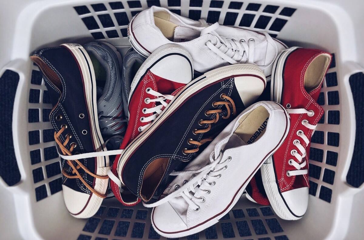 Barato y ecológico: Prepara el MEJOR desodorante para zapatos con 1 ingrediente casero