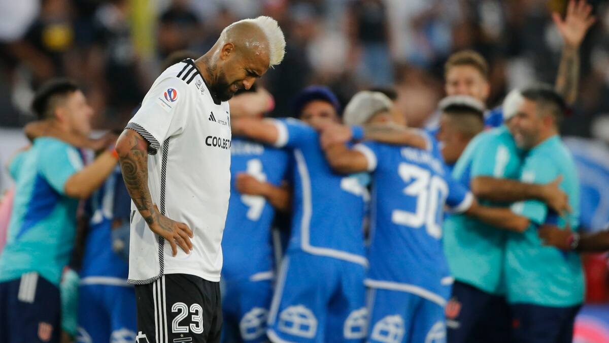 ¿Romántico Viajero Albo?: Confundieron a Colo Colo con la U y tuvieron que pedir disculpas ante ola de burlas