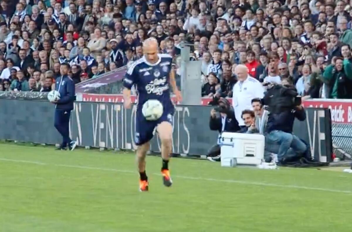 VIDEO | Inoxidable: Zinedine Zidane mostró su intacta calidad y puso de pie al público en un partido amistoso