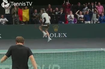 VIDEO | Zizou Bergs sigue haciendo de las suyas: festejó como Michael Jackson y ahora enfrentará a Sinner