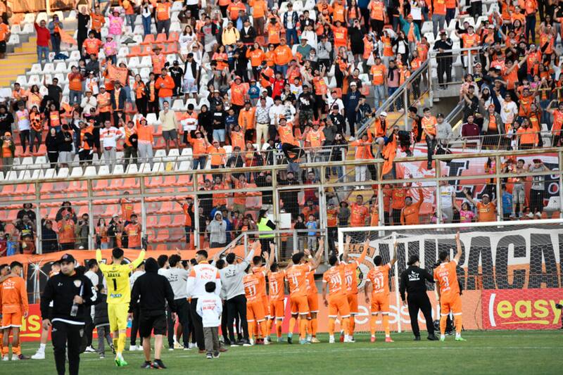 Hinchas de Cobreloa.