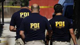 “Totalmente injustificado”: PDI los confundió con delincuentes y disparó 20 veces al auto de un padre y su hijo