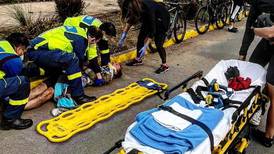El casco le salvó la vida: Cristián Sánchez terminó en la clínica tras fuerte accidente en bicicleta 