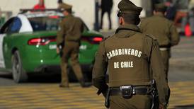 Carabinero de franco fue baleado al intentar frustrar una encerrona en Santiago Centro