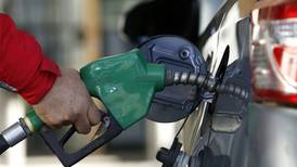 Descuentos en bencina para abril: Hasta $200 por litro puedes ahorrar en Copec, Shell y Petrobras