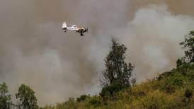Onemi ordena evacuar sectores de Melipilla por incendio forestal: Activó mensajería SAE