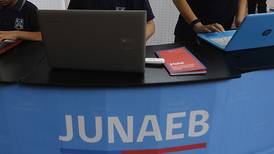Junaeb busca trabajadores: hay sueldos de más de $2.000.000