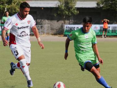 Comunal Cabrero sorprende en Tercera A y firma a seleccionado internacional para seguir avanzando en Copa Chile 