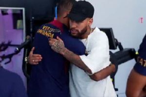 VIDEO | La despedida de Neymar con el PSG y su abrazo con Kylian Mbappé