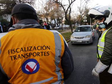 Restricción Vehicular: ¿Qué autos no pueden circular en Santiago este lunes 5 de junio? 