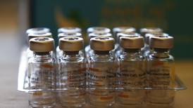 Panguipulli: seremi reconoce error en más de diez personas vacunadas con suero