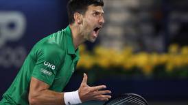 Novak Djokovic volvió en gloria y majestad en el único país que lo admitió sin estar vacunado