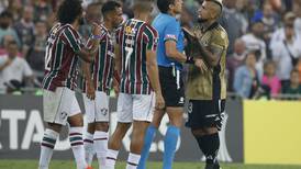 Filtran comprometedores mensajes con hinchas brasileños del árbitro que dirigió a Colo Colo en Libertadores