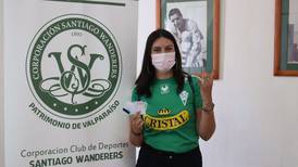 La socióloga e hincha de Santiago Wanderers que admira a Rocío Ayala y busca ser "La nueva voz del gol"