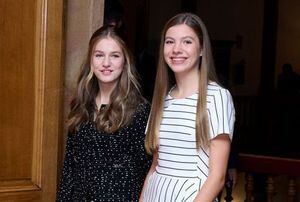 La princesa Leonor y la infanta Sofía a un mismo tratamiento que las hace ver diferente